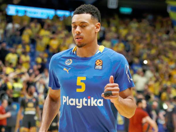 בולדווין יודע שלא מעט יהיה תלוי בו הערב (צילום: אלן שיבר)