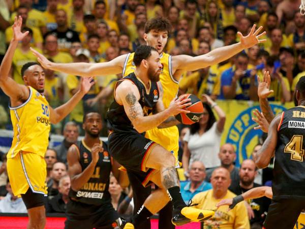 ומי שלהט היה מייק ג'יימס (צילום: אלן שיבר)