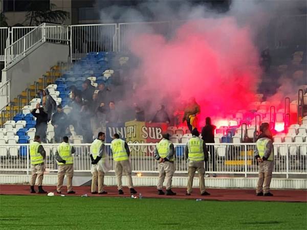 "יציעים ריקים מול ישראל?"