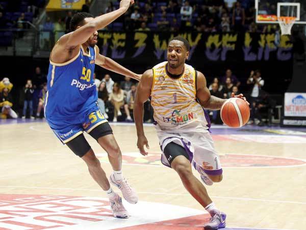 "הצענו לו סכומים גדולים, והוא בחר לצאת". רגלנד (צילום: אלן שיבר)