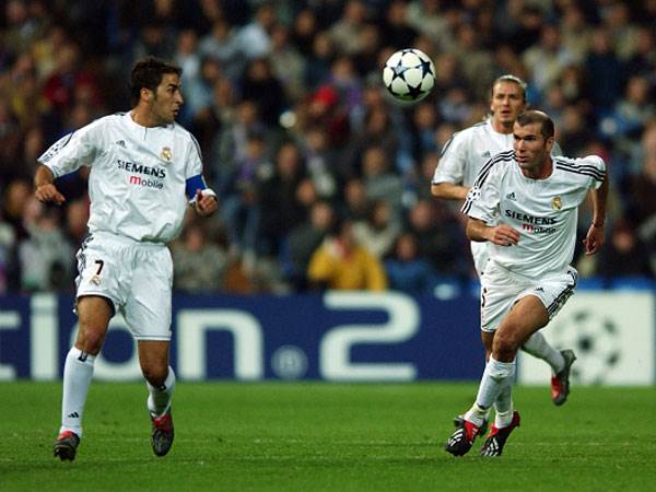 ראול וזידאן. אחד בעקבות השני? (Etsuo Hara/Getty Images)