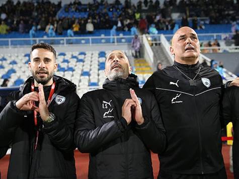 אלון חזן בפתיחת המשחק (אודי ציטיאט)