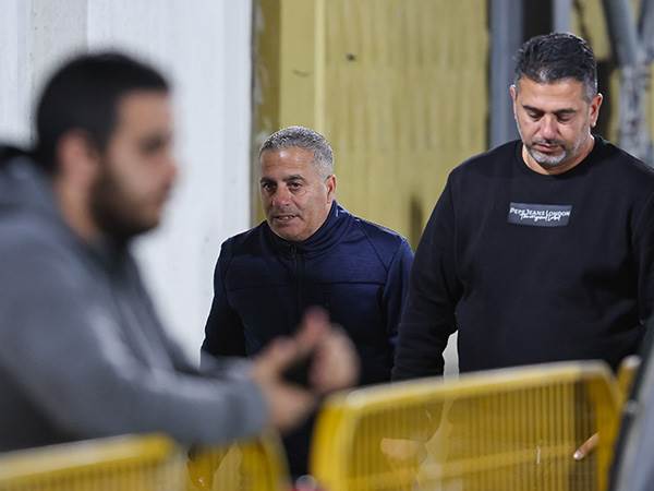 עופר טסלפפה. לא מעט אש סביב המאמן (לירון מולדובן)