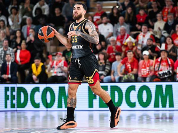 מישהו יתפוס אותו? מייק ג'יימס (GETTY)