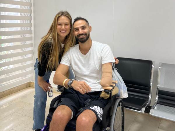 חוגג יום הולדת לצד בר רפאלי (צילום: פרטי)