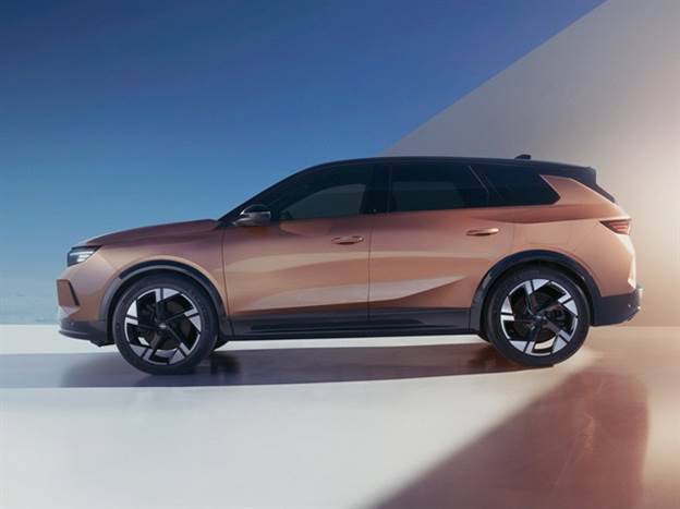 גדול משמעותית מהדור הראשון