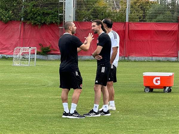 (הפועל ת“א, רשמי)