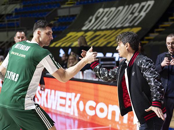 ינאקפולוס. בסוף הוא התפוצץ (Euroleague Basketball via Getty)