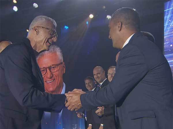 “הכדורסלן הישראלי הטוב בכל הזמנים“