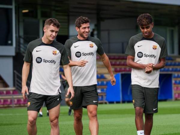 (האתר הרשמי של ברצלונה)