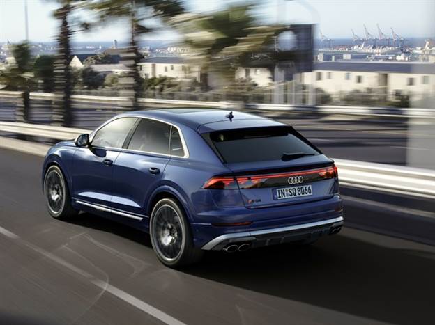 מערכת בלימה דומה, אבל הקליפרים אדומים