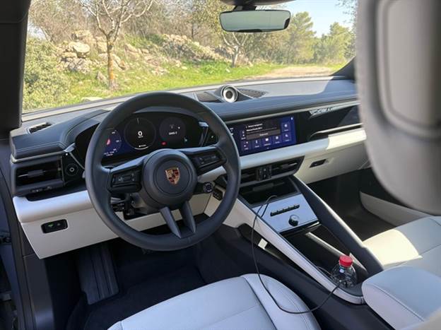 למרות העידן המודרני, בפורשה שומרים על המסורת