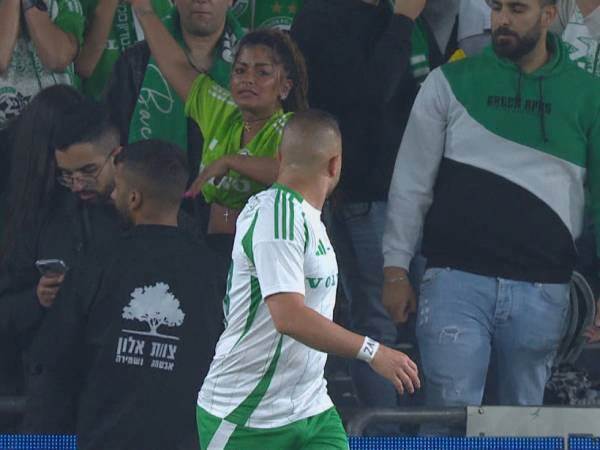 בעקבות כוס שהושלכה מהיציע של הירוקים