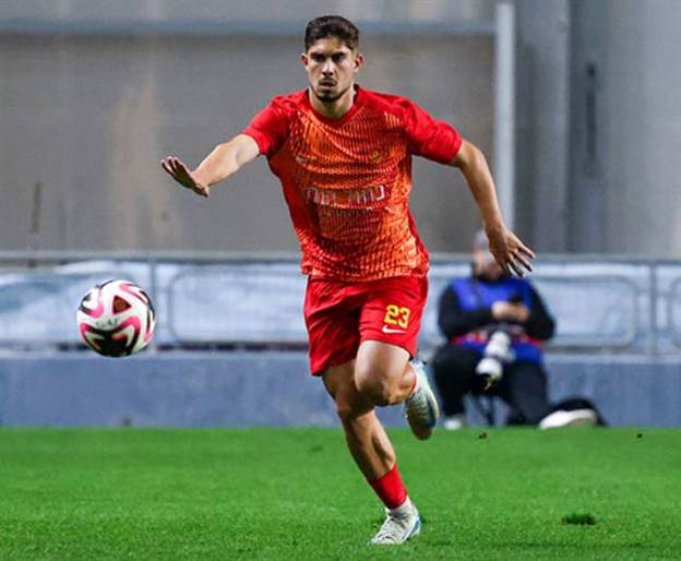 “לקח קשה את ההחלטה“. עזו (דני מרון)