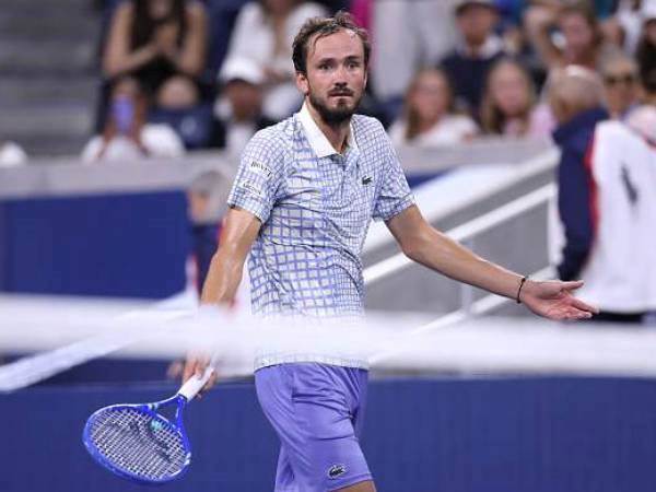 הפתעה בסיבוב הראשון. מדבדב (GETTY, Selcuk Acar/Anadolu)