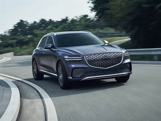 הסוללה החדשה הוסיפה עוד כמה קילומטרים לטווח הנסיעה. הספק המנועים נותר זהה