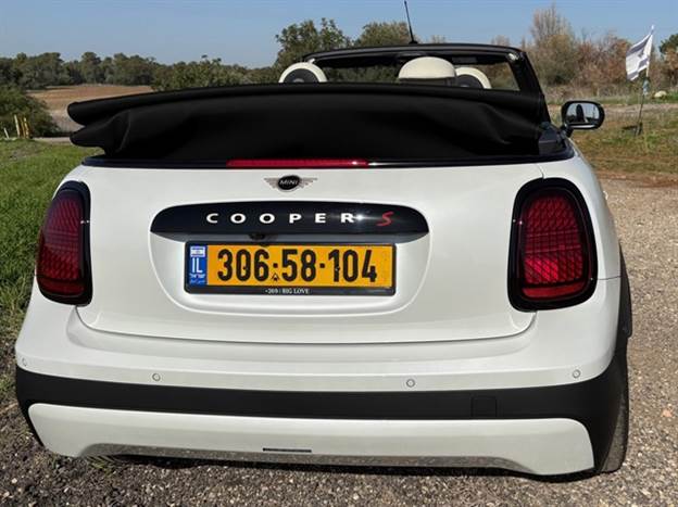 תאורת דגל אנגליה בפנסים האחוריים מקבלת פרשנות חדשה