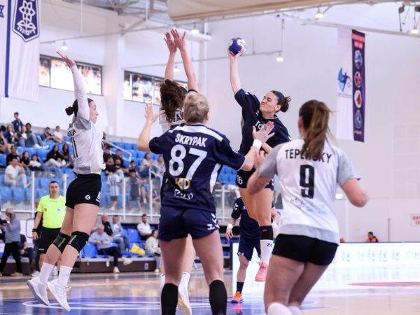 (הדר ואן קולא, איגוד הכדוריד)