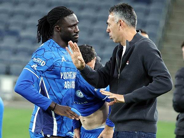 טבריה וחודידה מסובכים בתחתית (צילום: אלן שיבר)