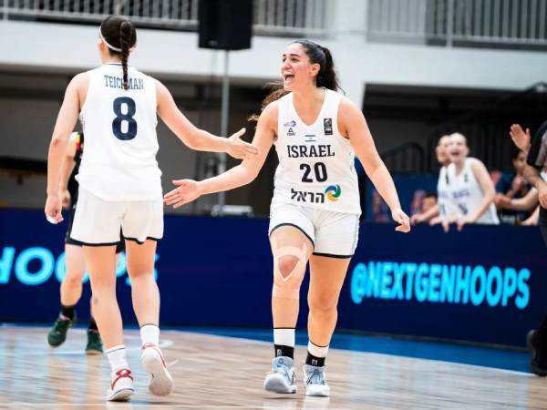 “בטוח שהיא תצליח“ (FIBA)