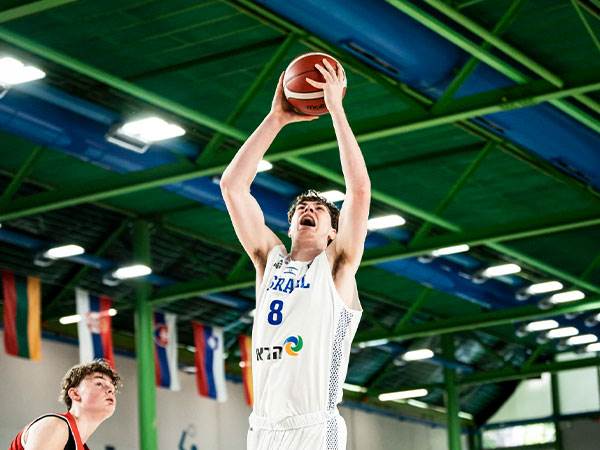 מעל כולם. מוזס (FIBA)
