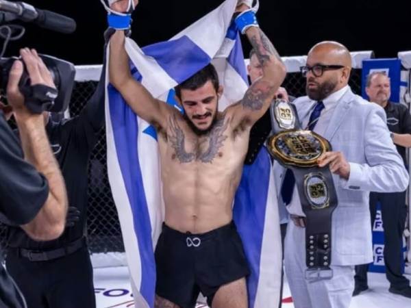 חוזר להגן על התואר. אלדי (מתוך האינסטגרם של משה אלדי)