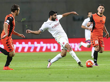 על הכוונת של רפואה, עזרא (אלן שיבר)