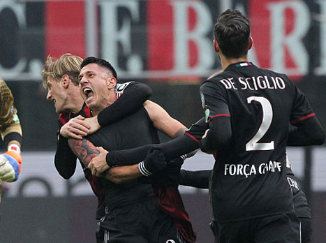 גרם לשדר הביתי של מילאן לזמר (getty)