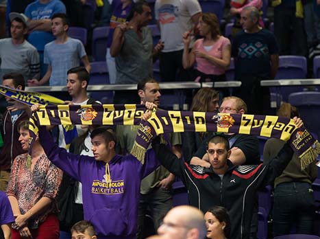 הגיעו למרות מזג האוויר. אוהדי חולון (מנהלת הליגה)