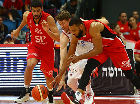 הגיע חם, אך זה לא הספיק. וויליאמס (מנהלת הליגה)