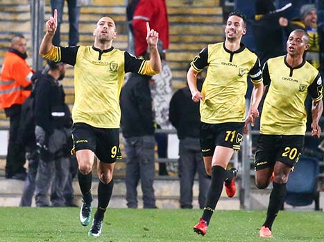 שכטר חוגג בסיום: "הרגשה מדהימה לכבוש" (דני מרון)