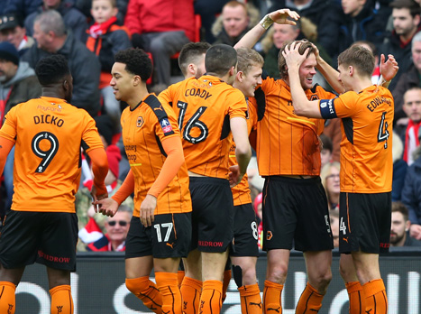 הכתומים חוגגים, אנפילד נותר המום (Getty)