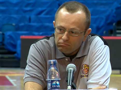 שמיר. במצב רוח תוקפני