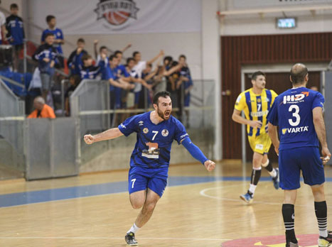 הכחולים כפו משחק מכריע (צילום: עמית שיסל)