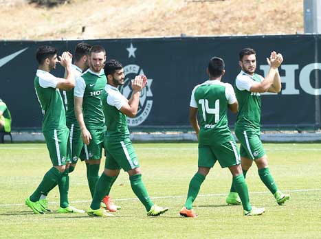 אלופים, למרות ההפסדים. שחקני חיפה (האתר הרשמי)