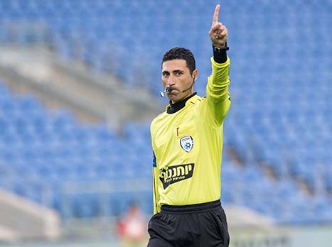 חכמון. אוהד הפועל ת"א ששפט את אשקלון (עודד קרני)