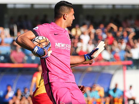 מחזיק אצבעות לבשורות מאשקלון (אלן שיבר)