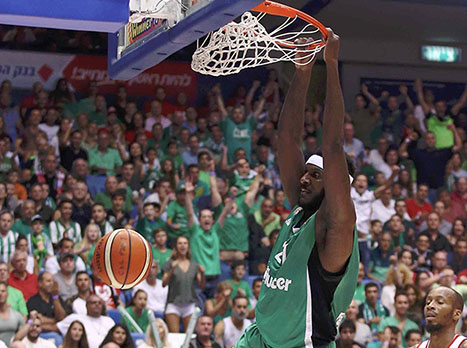 פינקני עם דאנק שהקפיץ חצי היכל (אלן שיבר)