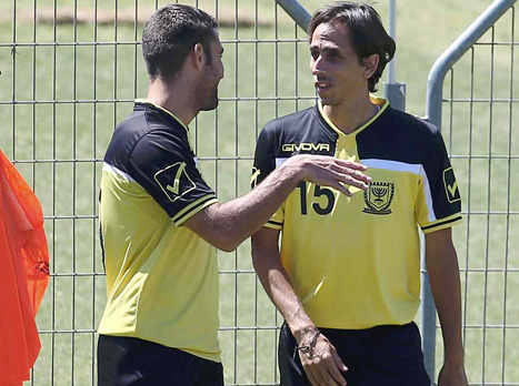 השחקנים מתרשמים ממנו לטובה. בניון (צילום: אלן שיבר)