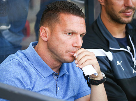 חושב על חלוץ זר. בכר