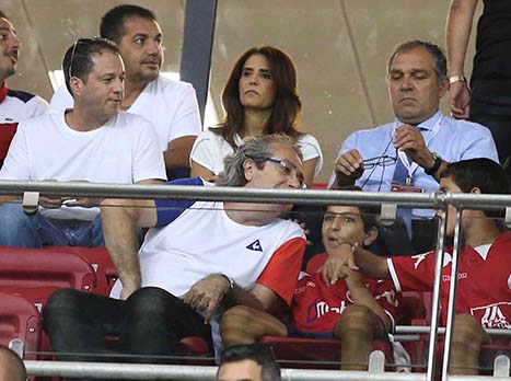 לא דאגה למנוי לבעלים לשעבר. ברקת (אלן שיבר)