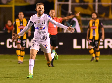 מקצועית, לימה יכול לסייע לברצלונה (getty)