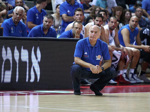 יצטרך למצוא פתרון למחסור בקלעים מובהקים. אדלשטיין (אלן שיבר)