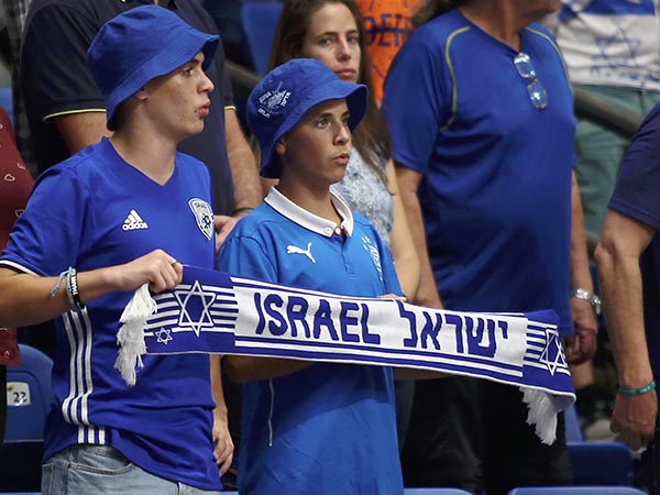 האוהדים סוף סוף ראו ניצחון (אלן שיבר)