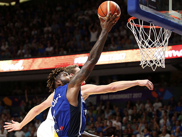 "משחקים בשיטה שמתאימה לו". האוול (צילום: אלן שיבר)