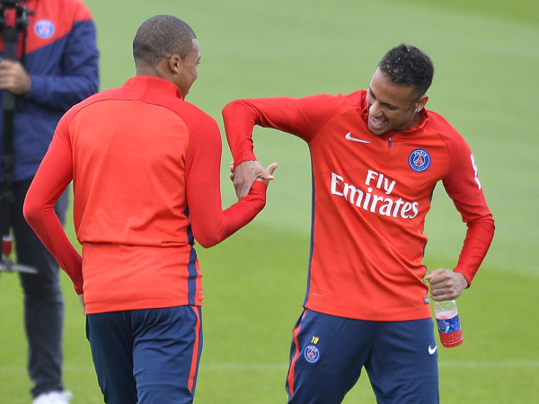 "החיבור ביניהם מדהים". ניימאר ואמבפה (getty)