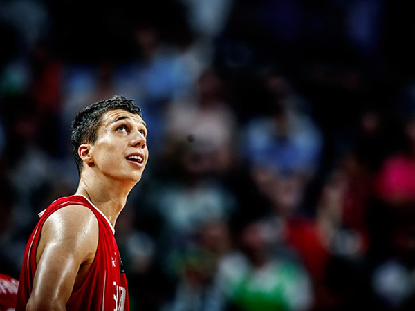 לוצ'יץ' נתן לסרביה קצת אוויר ברבע השלישי, בדרך לקאמבק גדול (פיב"א)