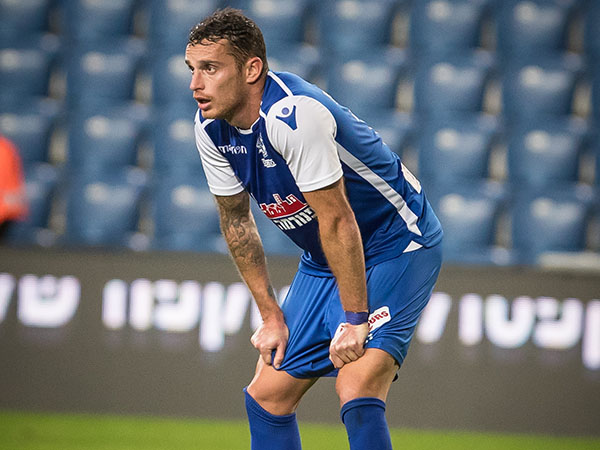 אלקיים מתוסכל. עוד תיקו למכבי פ"ת (צילום: עודד קרני)