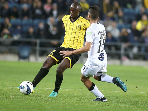 קונטה. בבירה זועמים עליו (אלן שיבר)