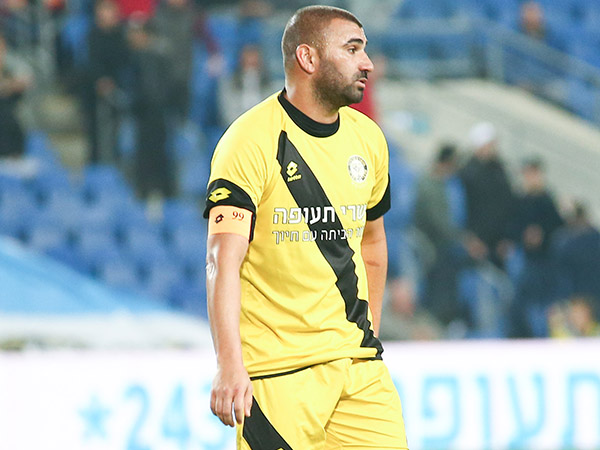 קיבל גב מהחברים לקבוצה ומהקהל. לוי (דני מרון)